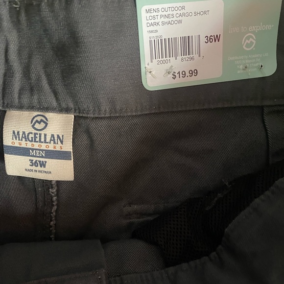 MAGELLAN Outdoors Lost Pines Cargo Shorts Dark Shadow Size 36W - Picture 3 of 3